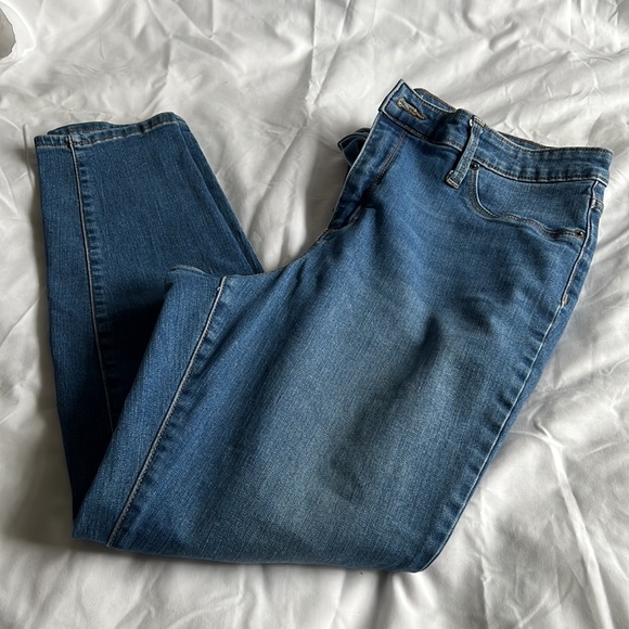 Universal Thread Jeans - Picture 2 of 5
